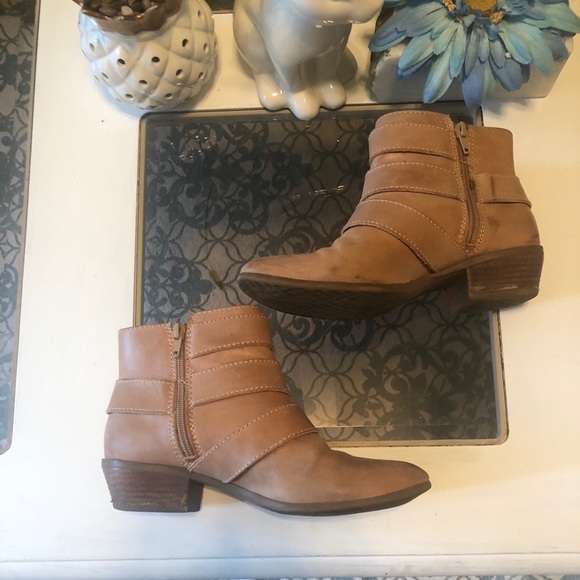 Gianni Bini Camel Buckle Booties - Picture 4 of 5